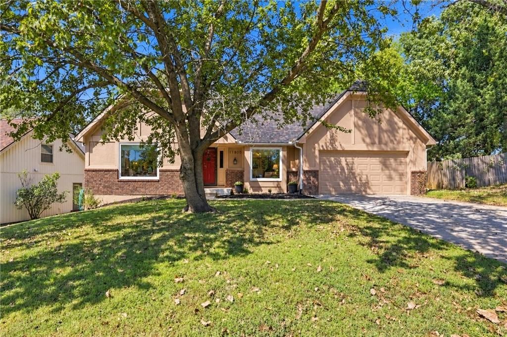 11800 W 99TH Terrace, Overland Park, KS 66214
