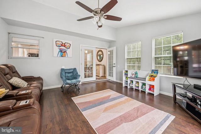 14 LAKEVIEW DR, Waterford Works, NJ 08089