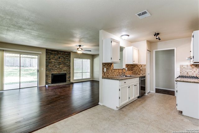 12942 Parton Ln, San Antonio, TX 78233