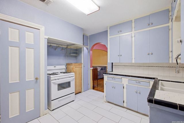 618 FROST ST, San Antonio, TX 78201