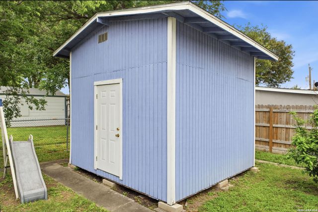 618 FROST ST, San Antonio, TX 78201