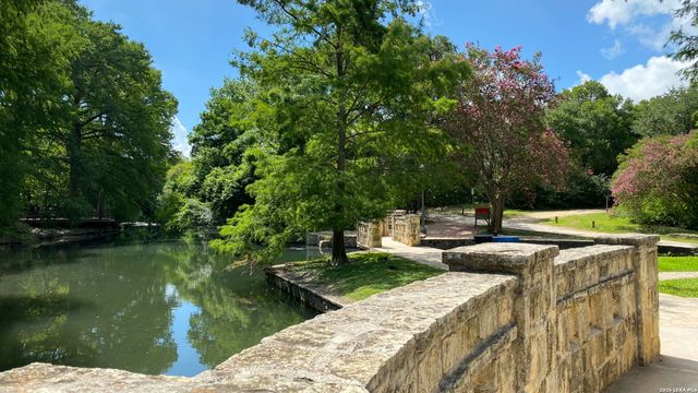 618 FROST ST, San Antonio, TX 78201
