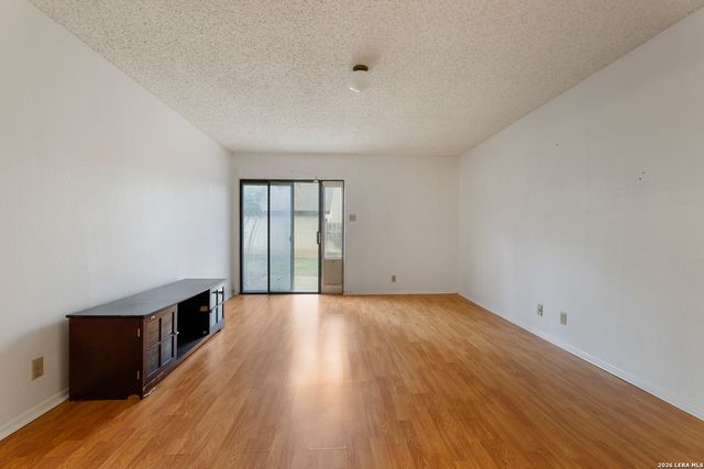 4322 Center Oak Woods, San Antonio, TX 78249