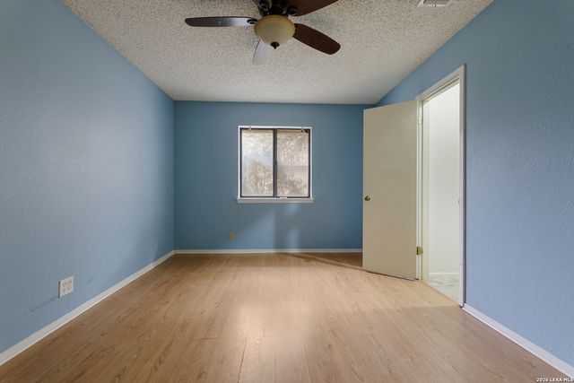 4322 Center Oak Woods, San Antonio, TX 78249