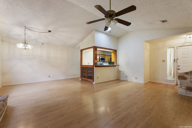 4322 Center Oak Woods, San Antonio, TX 78249