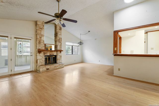 4322 Center Oak Woods, San Antonio, TX 78249