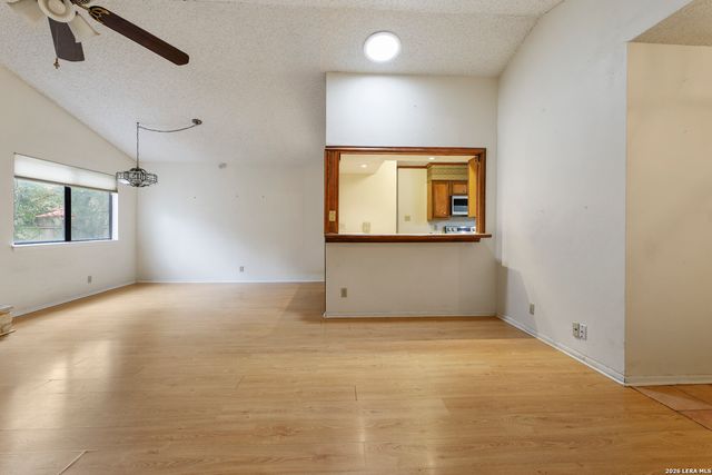 4322 Center Oak Woods, San Antonio, TX 78249