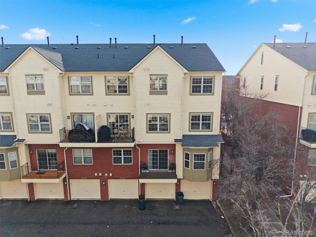 3227 Camden Drive, Troy, MI 48084