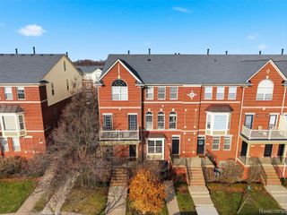 3227 Camden Drive, Troy, MI 48084