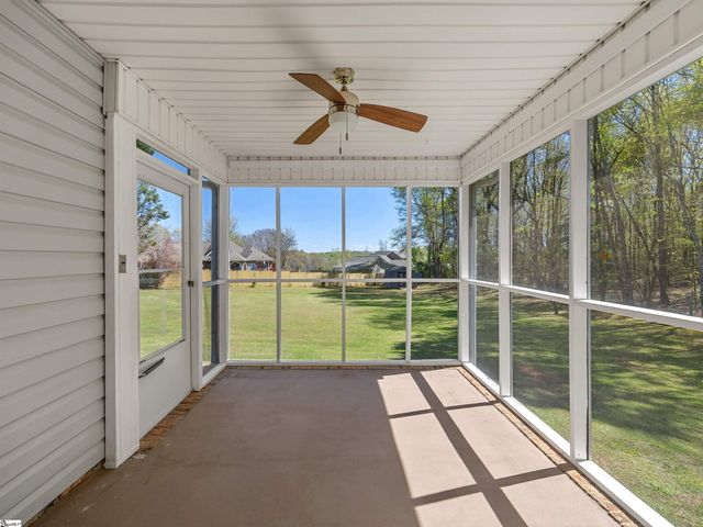 591 Grand Canyon Road, Inman, SC 29349