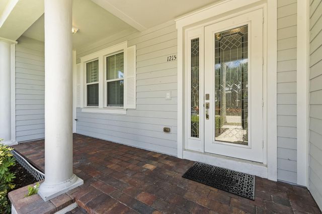 1215 N Community Drive, Jupiter, FL 33458