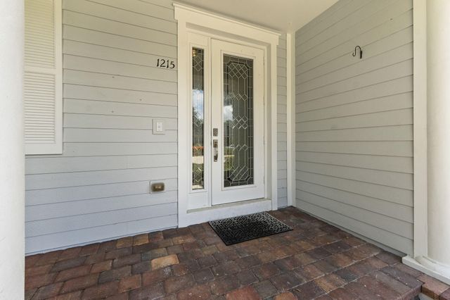 1215 N Community Drive, Jupiter, FL 33458