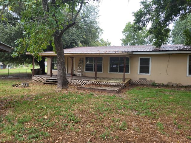 375 N Austin, Avery, TX 75554