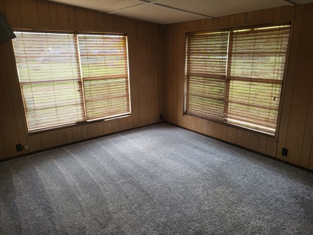 375 N Austin, Avery, TX 75554