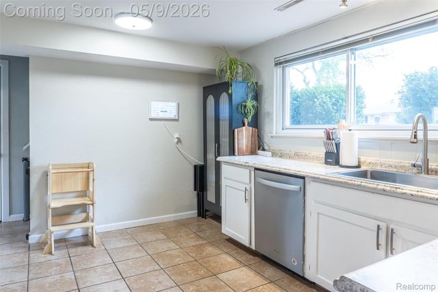 529 John Rolfe Drive, Monroe, MI 48162
