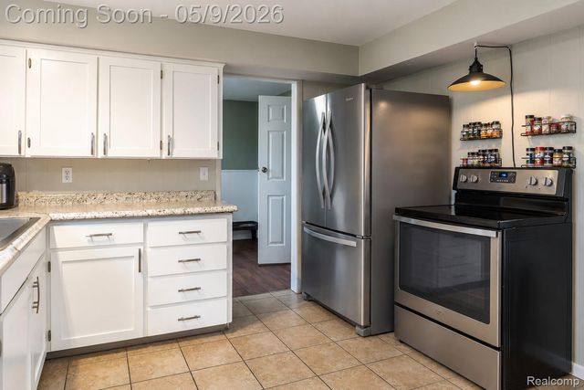 529 John Rolfe Drive, Monroe, MI 48162