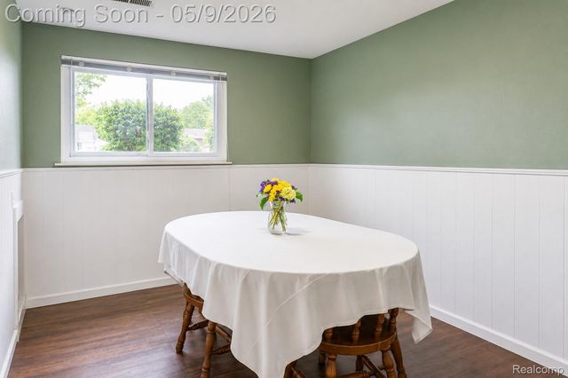 529 John Rolfe Drive, Monroe, MI 48162