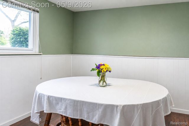 529 John Rolfe Drive, Monroe, MI 48162