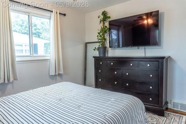 529 John Rolfe Drive, Monroe, MI 48162