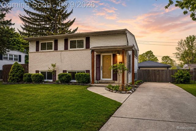 529 John Rolfe Drive, Monroe, MI 48162