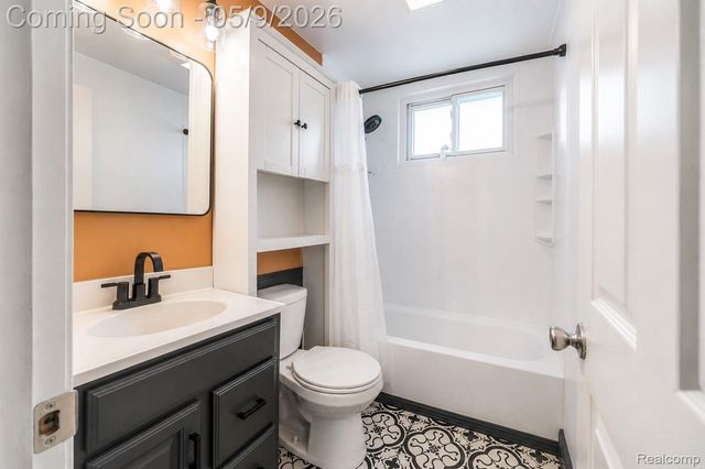 529 John Rolfe Drive, Monroe, MI 48162