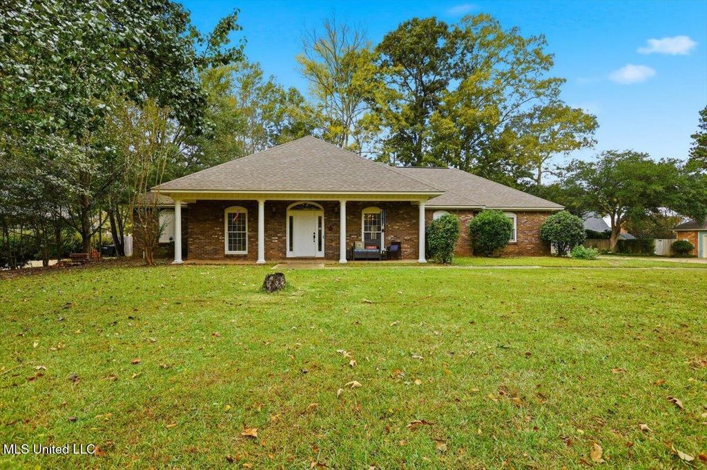 135 Easthaven Drive, Brandon, MS 39042