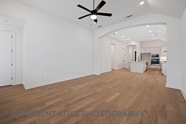 125 Three Oaks LN, Georgetown, TX 78628