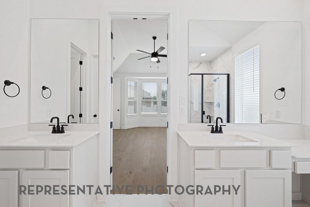 125 Three Oaks LN, Georgetown, TX 78628