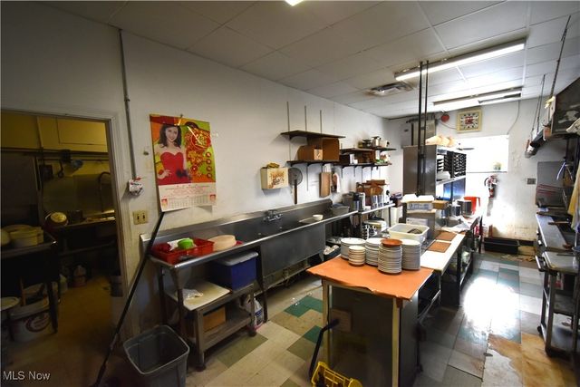 24389 Detroit Road, Westlake, OH 44145