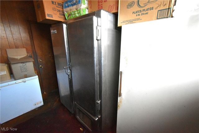 24389 Detroit Road, Westlake, OH 44145