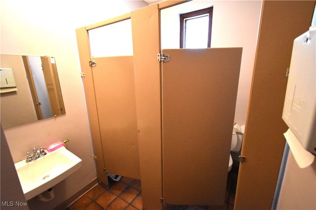 24389 Detroit Road, Westlake, OH 44145