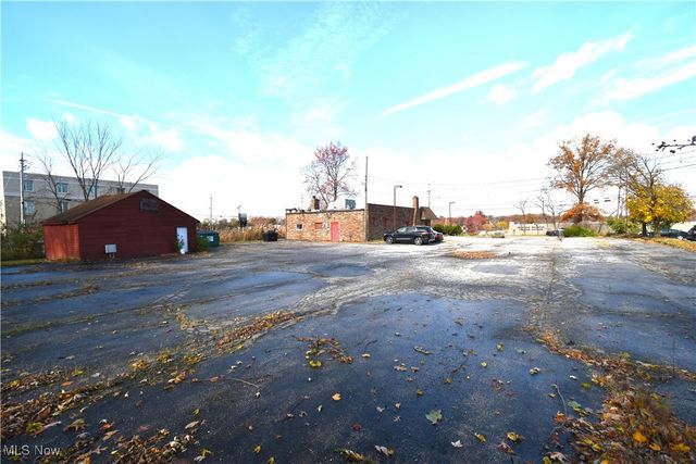 24389 Detroit Road, Westlake, OH 44145