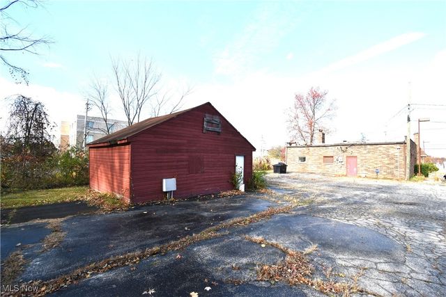 24389 Detroit Road, Westlake, OH 44145