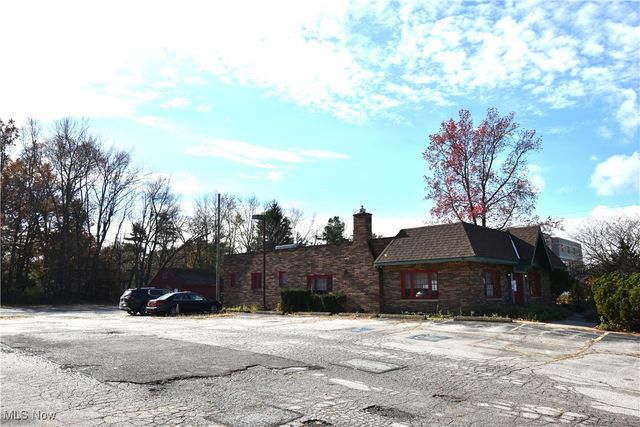 24389 Detroit Road, Westlake, OH 44145