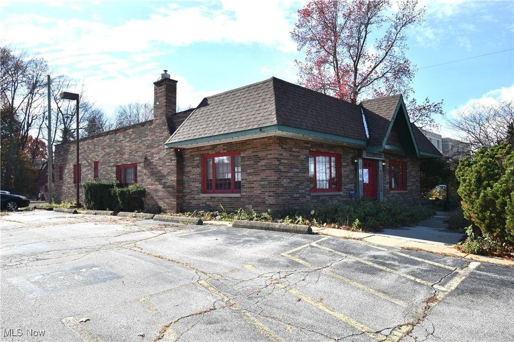 24389 Detroit Road, Westlake, OH 44145