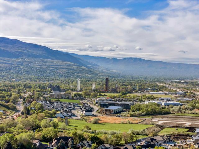 1327 N MAIN ST, Farmington, UT 84025