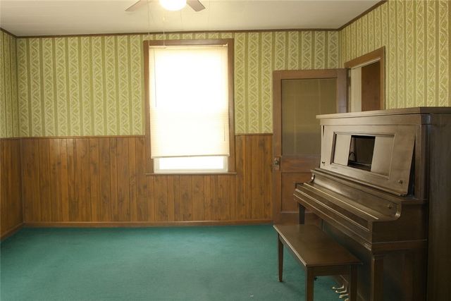 324 W North Street, City Of But Nw, PA 16001