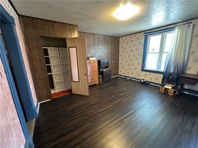 324 W North Street, City Of But Nw, PA 16001