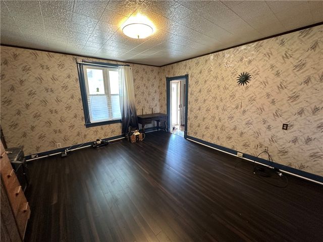 324 W North Street, City Of But Nw, PA 16001