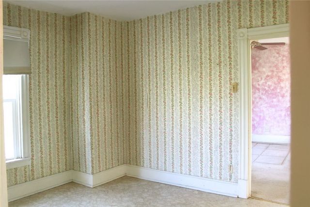 324 W North Street, City Of But Nw, PA 16001