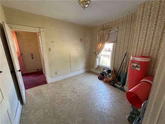 324 W North Street, City Of But Nw, PA 16001