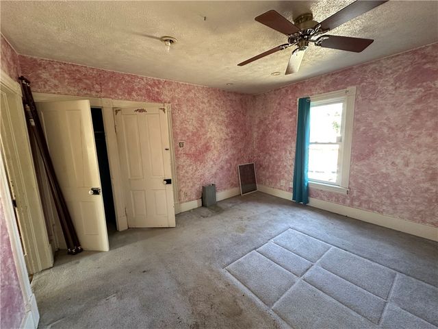 324 W North Street, City Of But Nw, PA 16001