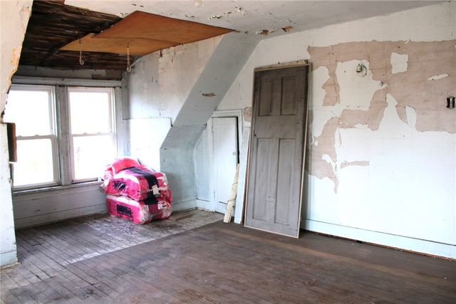 324 W North Street, City Of But Nw, PA 16001