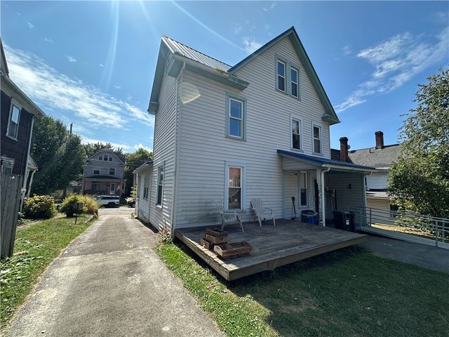 324 W North Street, City Of But Nw, PA 16001