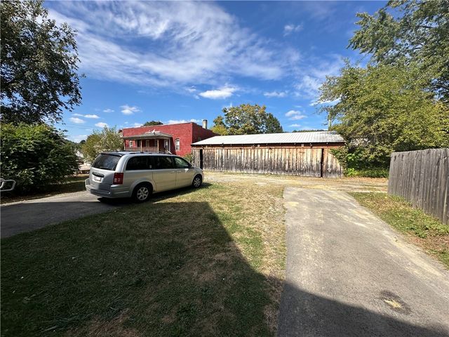 324 W North Street, City Of But Nw, PA 16001