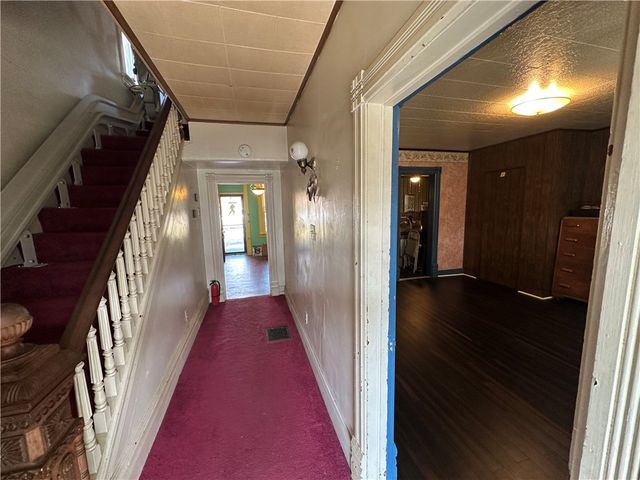 324 W North Street, City Of But Nw, PA 16001