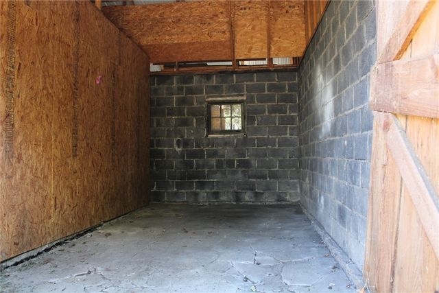 324 W North Street, City Of But Nw, PA 16001