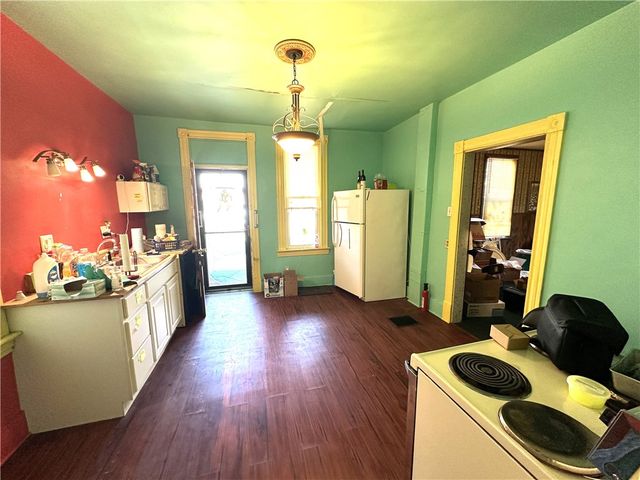 324 W North Street, City Of But Nw, PA 16001