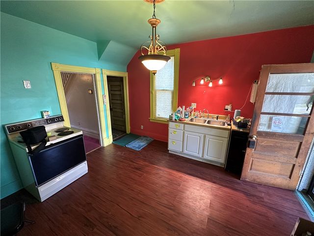 324 W North Street, City Of But Nw, PA 16001