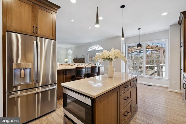 6909 CONFEDERATE RIDGE LN, Centreville, VA 20121